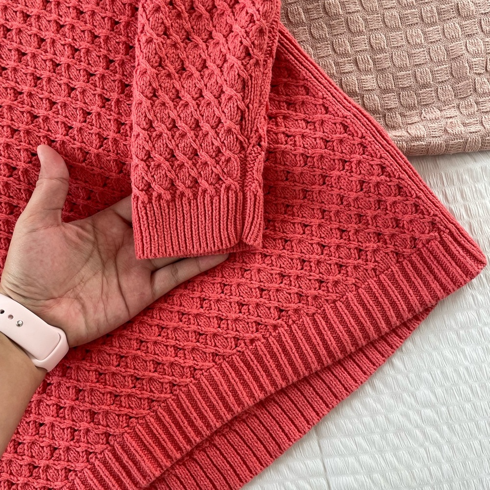 Pink sweater 💘 - Picture 4 of 4